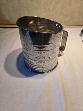 Vintage Bromwell Measuring Sifter